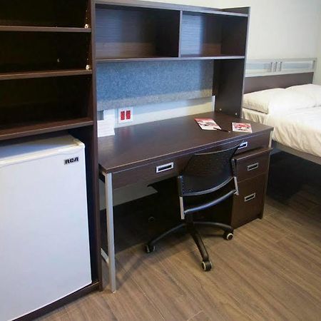 Queen'S University - David C. Smith House - Campus Accommodation Kingston Bagian luar foto